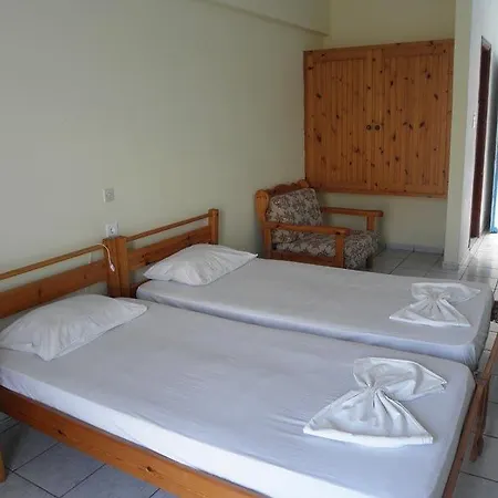 Hotel de apartamente Triantafillos *